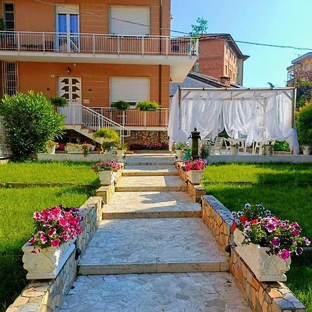 Domus Cesena Hotel Exterior foto
