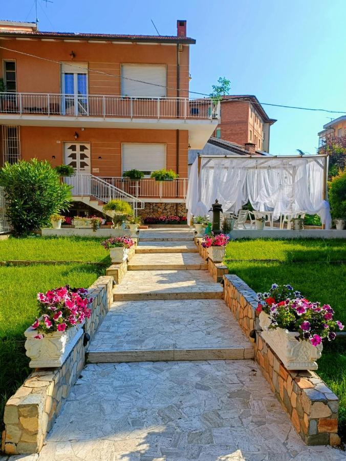 Domus Cesena Hotel Exterior foto
